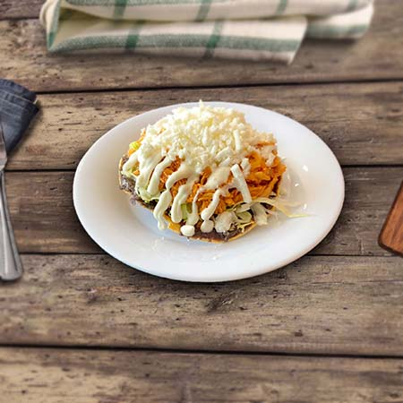 Tostada de Tinga de Res