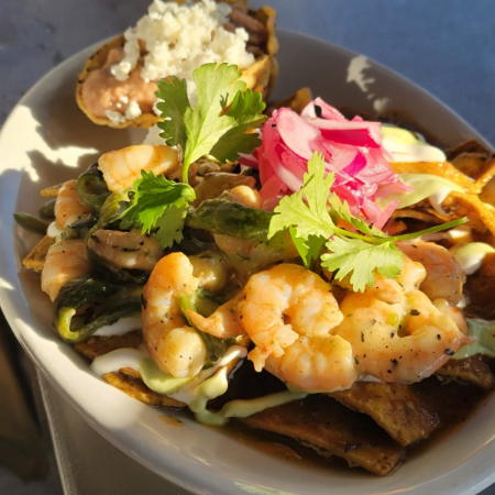Chilaquiles con Camarón en Salsa Bechamel