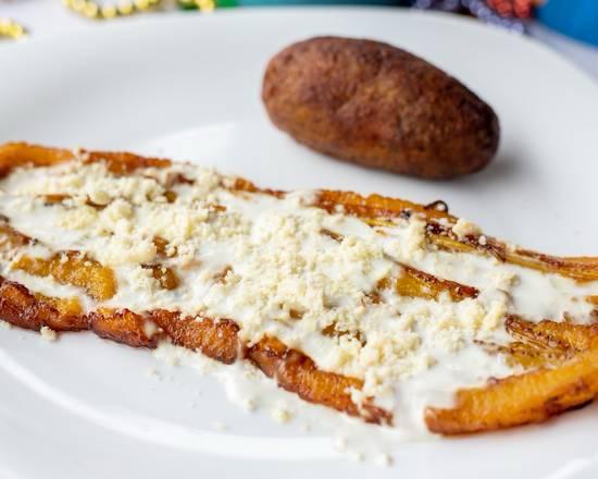 Plátano con Crema y Queso