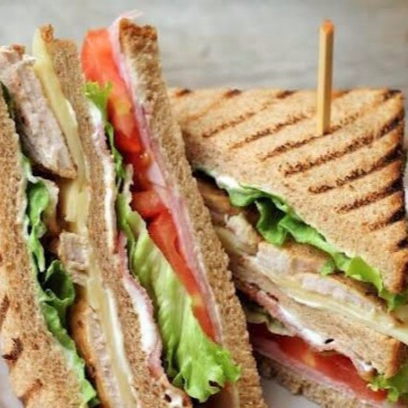Club Sándwich + Cóctel de Frutas Chico