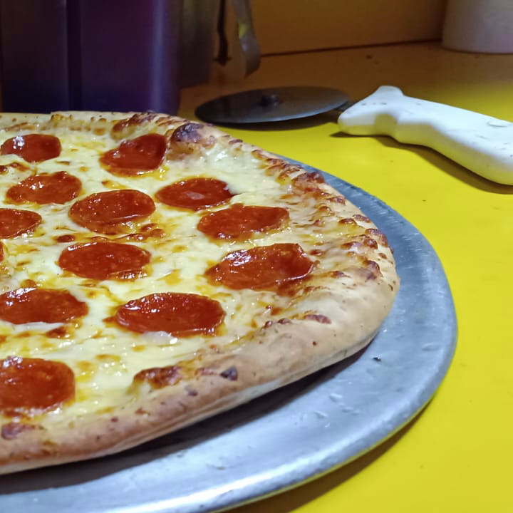 Pizza Carnes Frías Personal