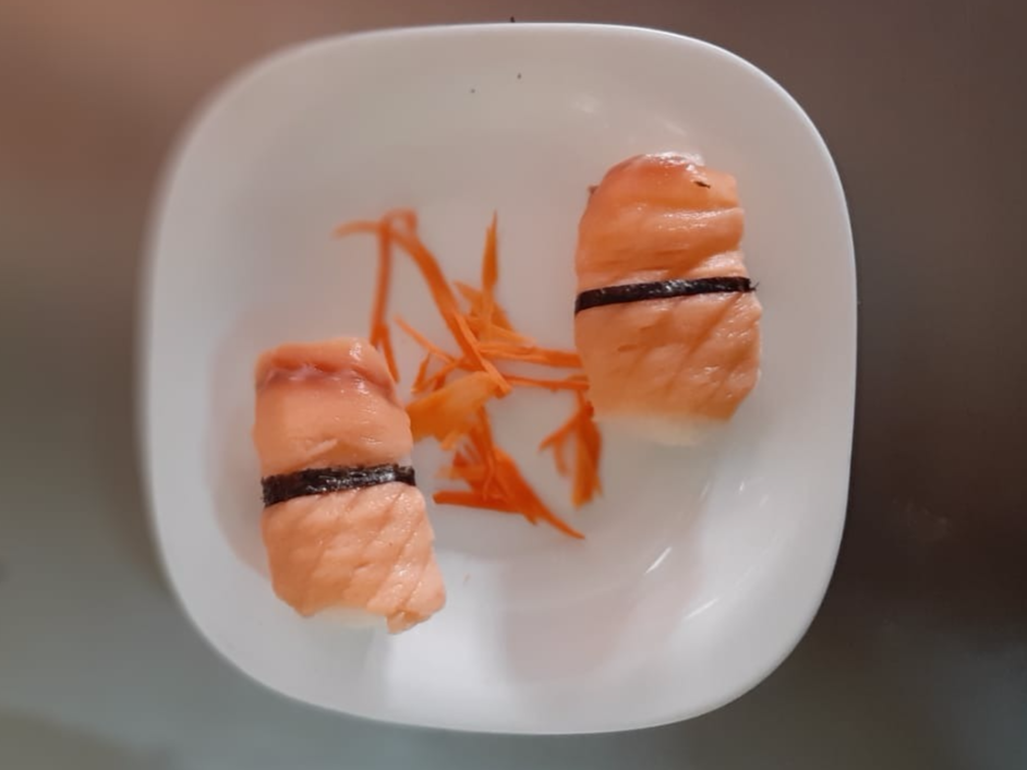 Niguiri Sake (Salmón Ahumado) 2 Piezas