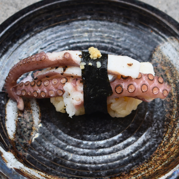 Nigiri de Pulpo Flameado