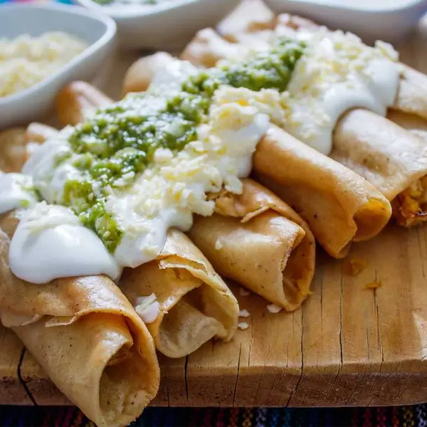 Flautas de Pollo, Orden Completa