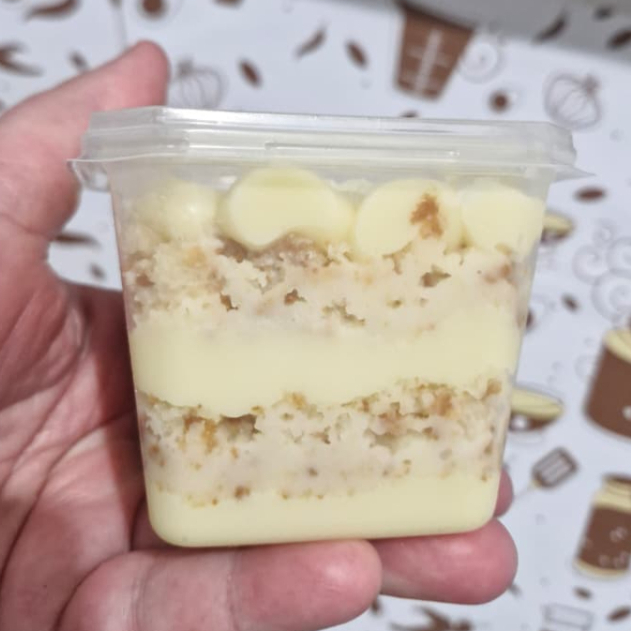 Um delicioso bolo no pote de Ninho, que vem com 3 camadas de brigadeiro de Ninho e 2 camadas de bolo tradicional finalizado com leite em pó Ninho Peso aprox 250grs