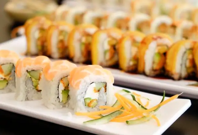Salmón Roll (10pzas)