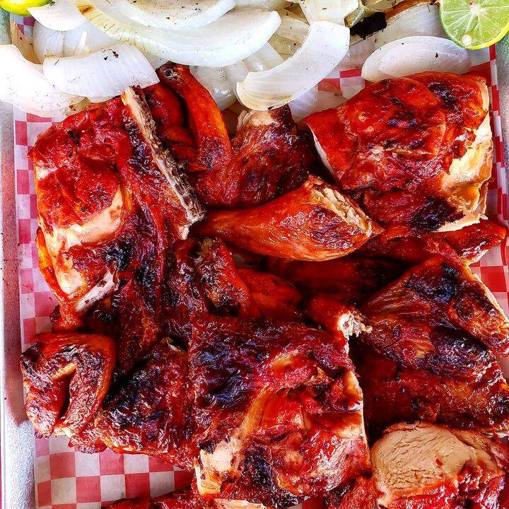 Pollo Asado y 3 Quesadillas con Carne
