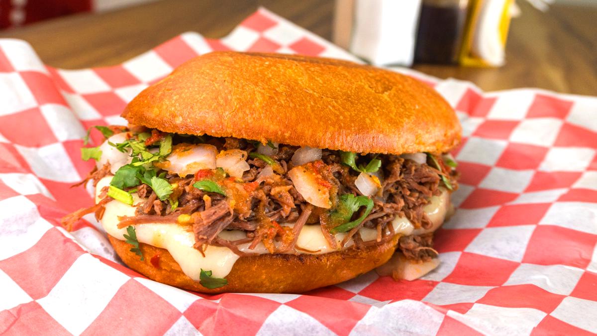 Torta de Birria