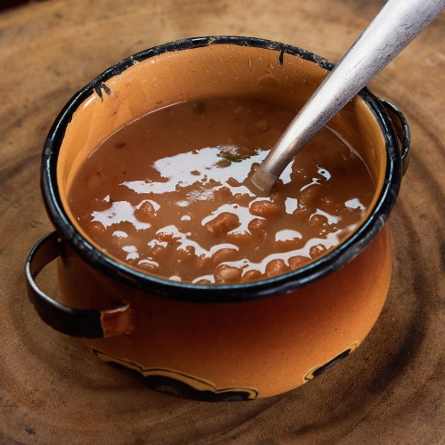 Todos elogiam nosso feijão, preparado com muito cuidado e carinho! Escolha seu tamanho :)