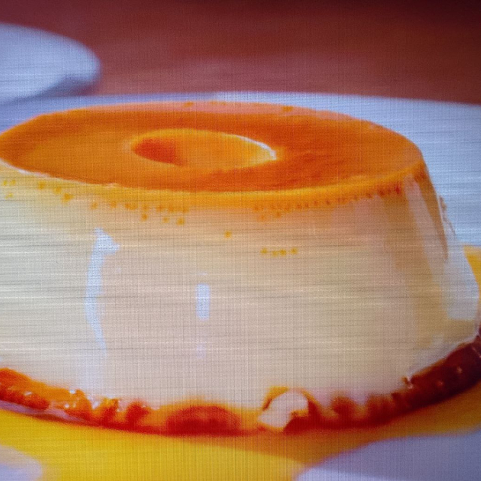 Pudim de Leite Condensado, uma sobremesa clássica que derrete na boca! Com uma textura suave e um sabor doce e aveludado, é a escolha perfeita para adoçar seu Dia