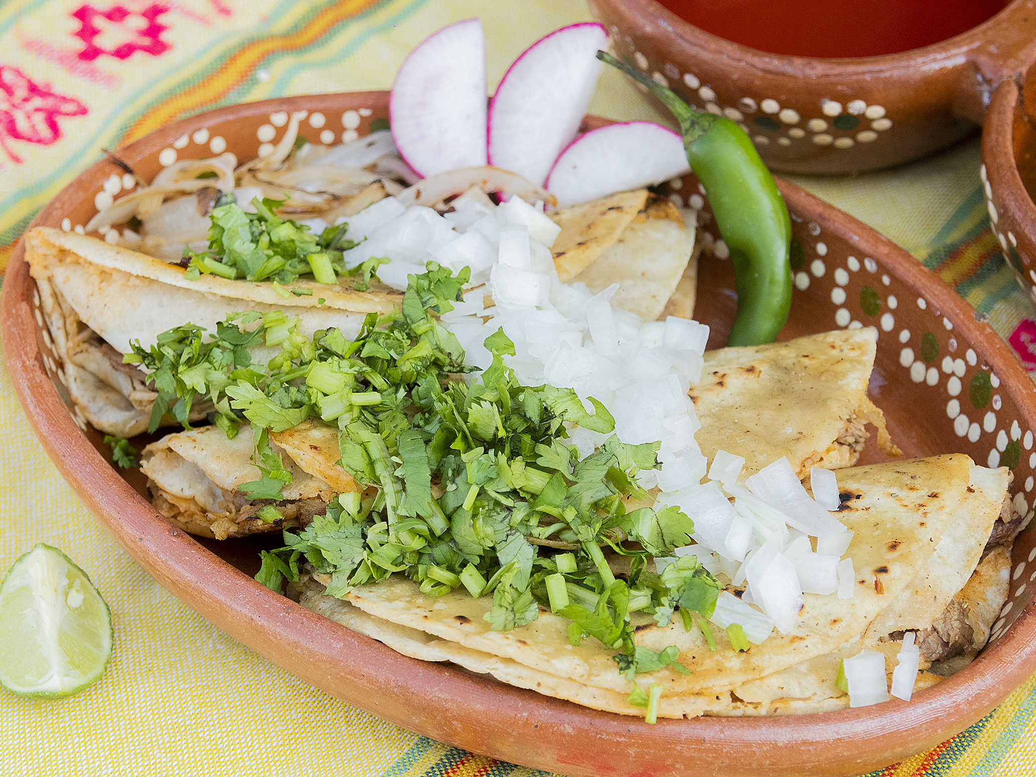 4 Tacos de Barbacoa 1 Consome y un Agua de litro