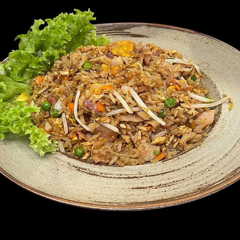 Arroz Frito con Tocino Ahumado con Huevo