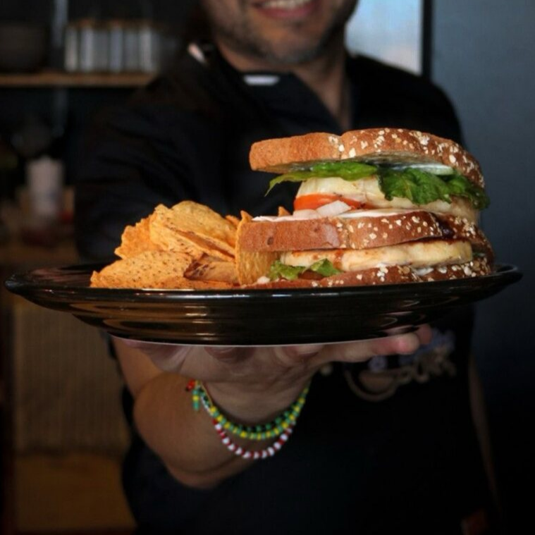 SANDWICH PECHUGA DE POLLO
