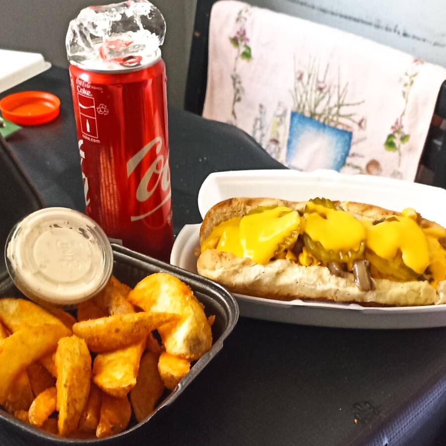 Hot Dog JUMBO - Papas y Refresco.