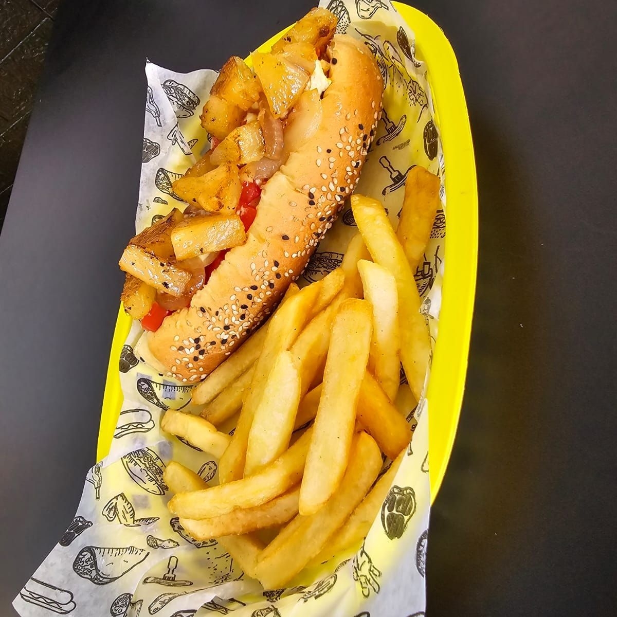Hot Dog Clasico Hawaiano con Papas