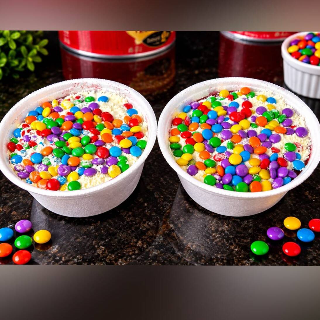 2 x Açaí kids 500 ml
Delicioso creme de Açaí com recheio por cima de confete ,leite em pó e leite condensado,uma explosão de sabor . ( não trocamos os adicionais apenas retiramos )