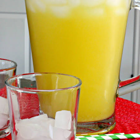 Agua Natural de Piña