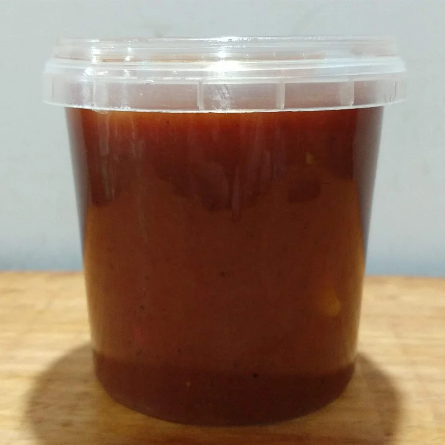 um delicioso doce de goiabada caseiro de 200ml