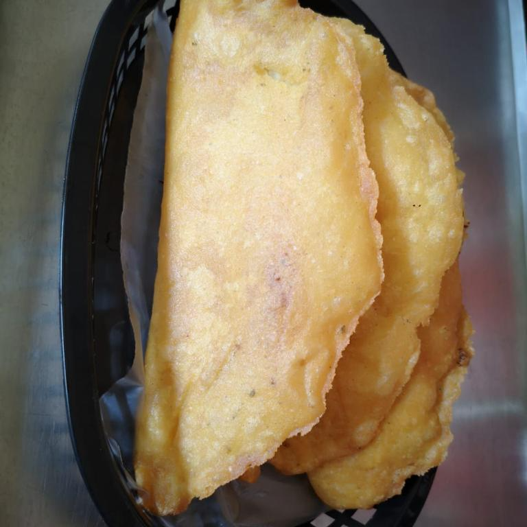 Empanadas de masa de maíz cascado
