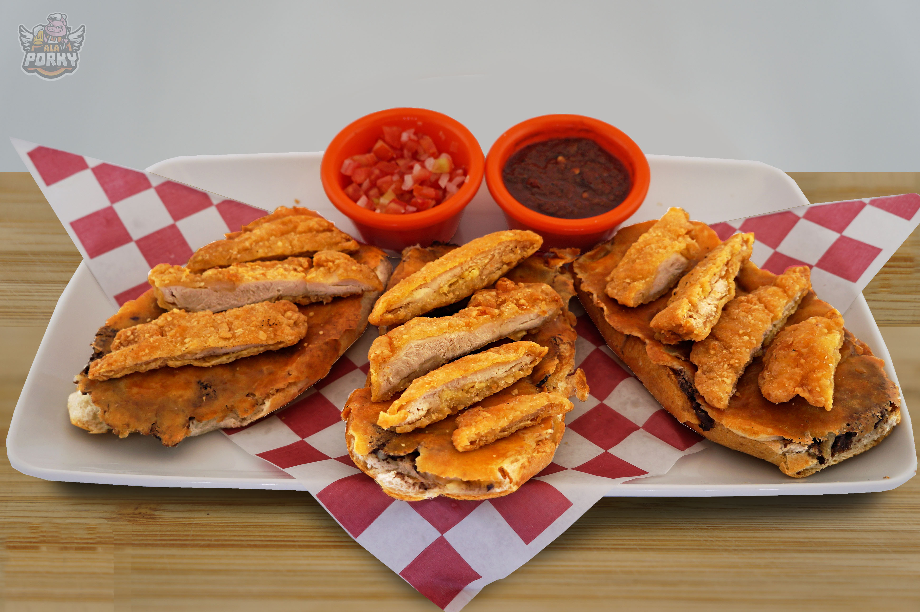 Molletes con Boneless