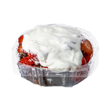 BROWNIE CON FRESAS CON CREMA
