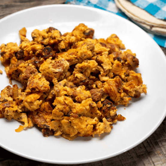 Huevos Revueltos con Chorizo
