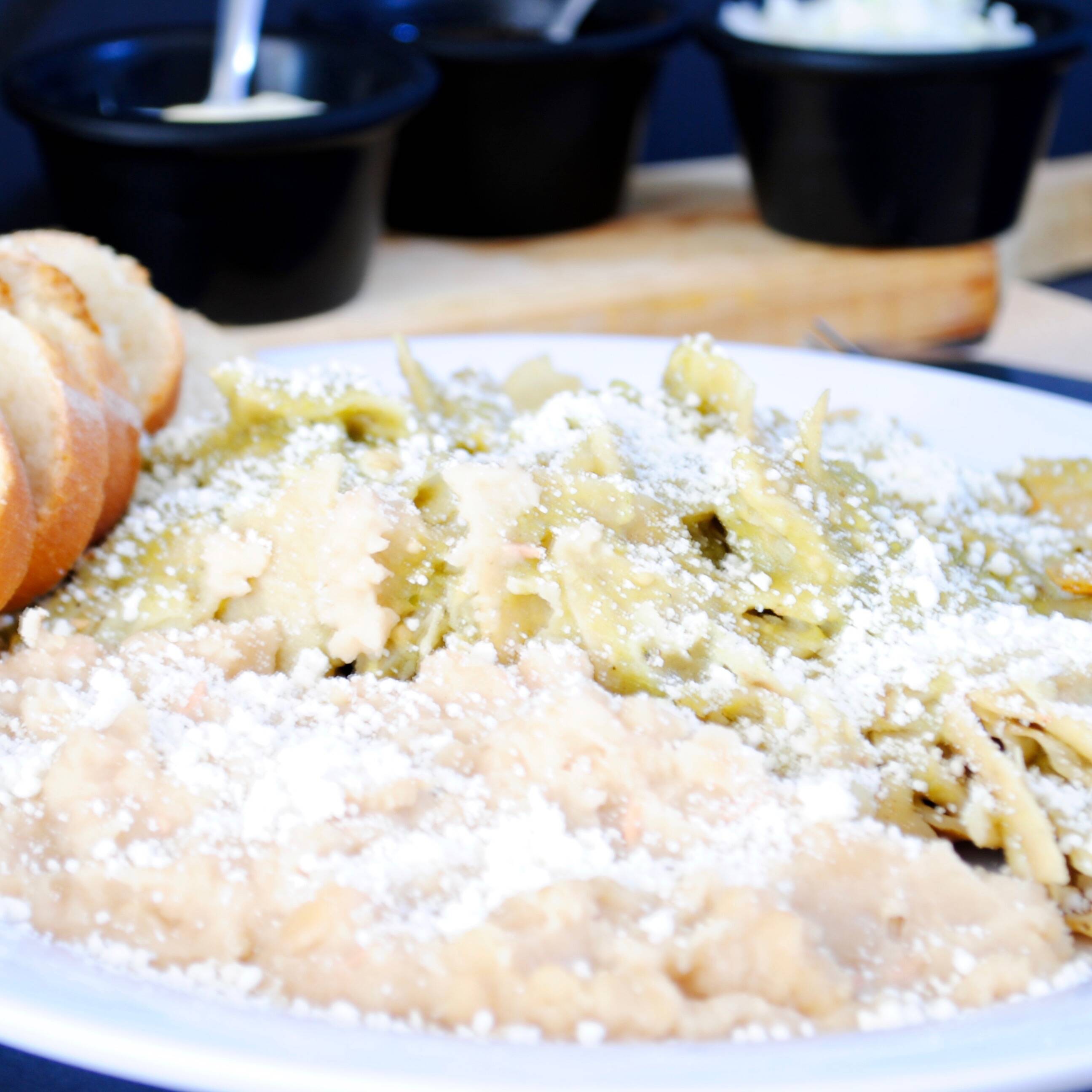 Chilaquiles Verdes con Frijoles
