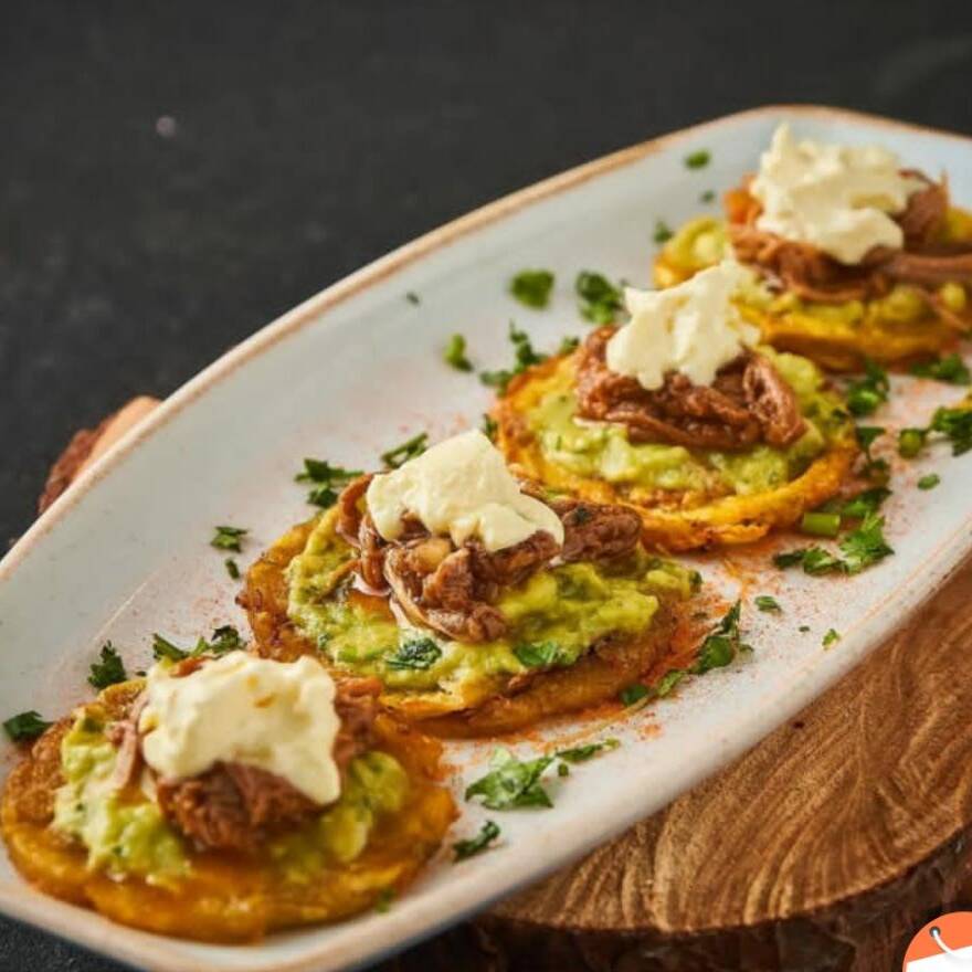 PATACONES CON CARNE Y QUESO