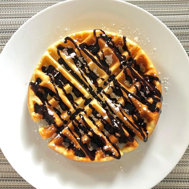 WAFFLE CON CAJETA