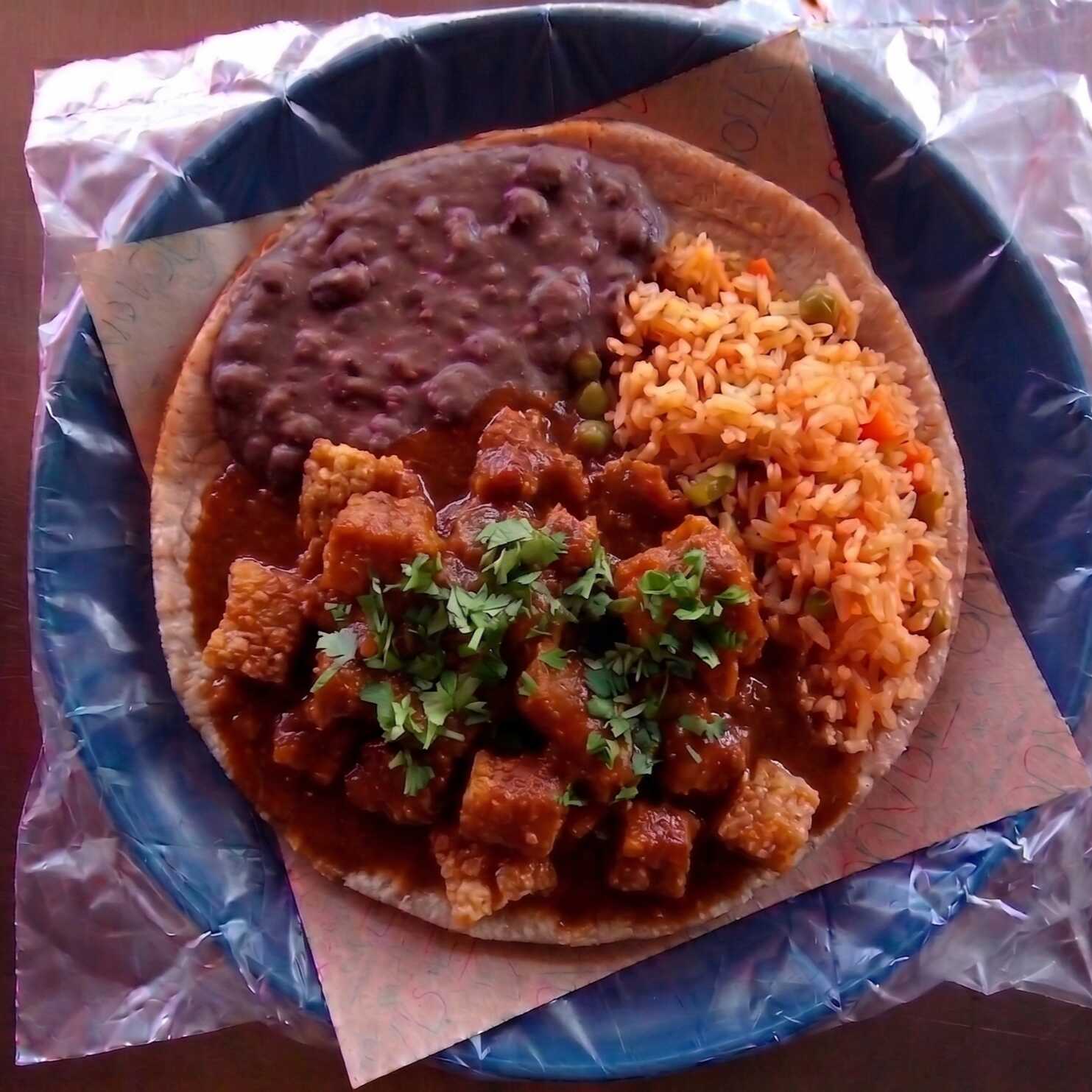 Chicharrón en chile colorado