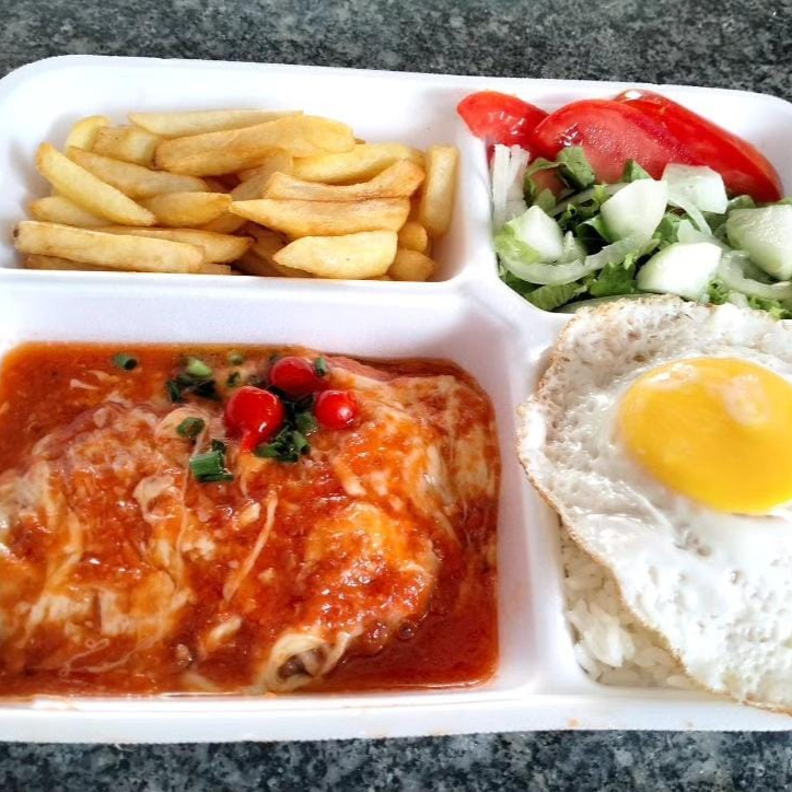 ARROZ,FRITAS E SALADA