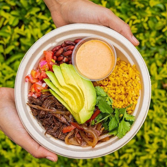 Baja Bowl con Carne Mechada en Salsa