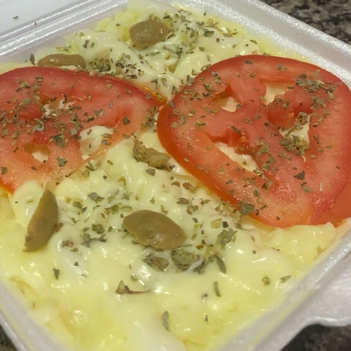 Batata, Presunto e queijo, requeijão, tomate e orégano