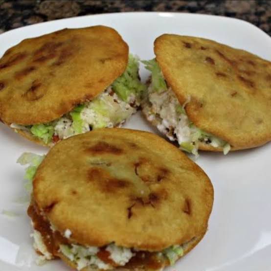 GORDITA DE FRIJOL FRITA