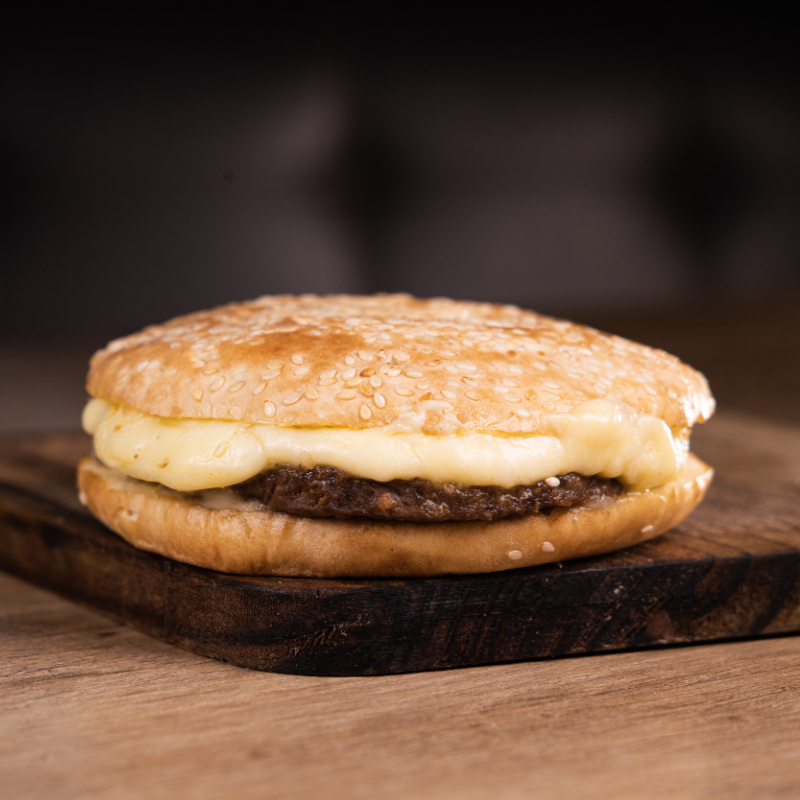 2hambúrgueres, queijo e maionese