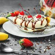 Banana Split 🍒 🍨 (servida en charola de 6x6)