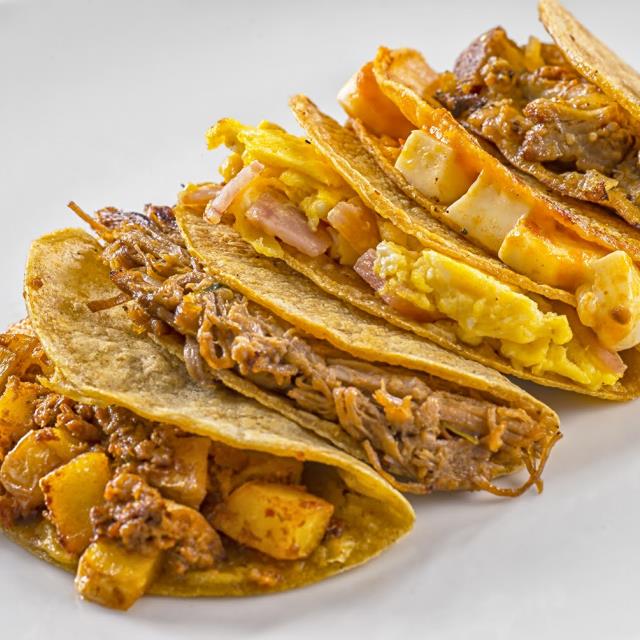 5 Tacos + 1 Bebida