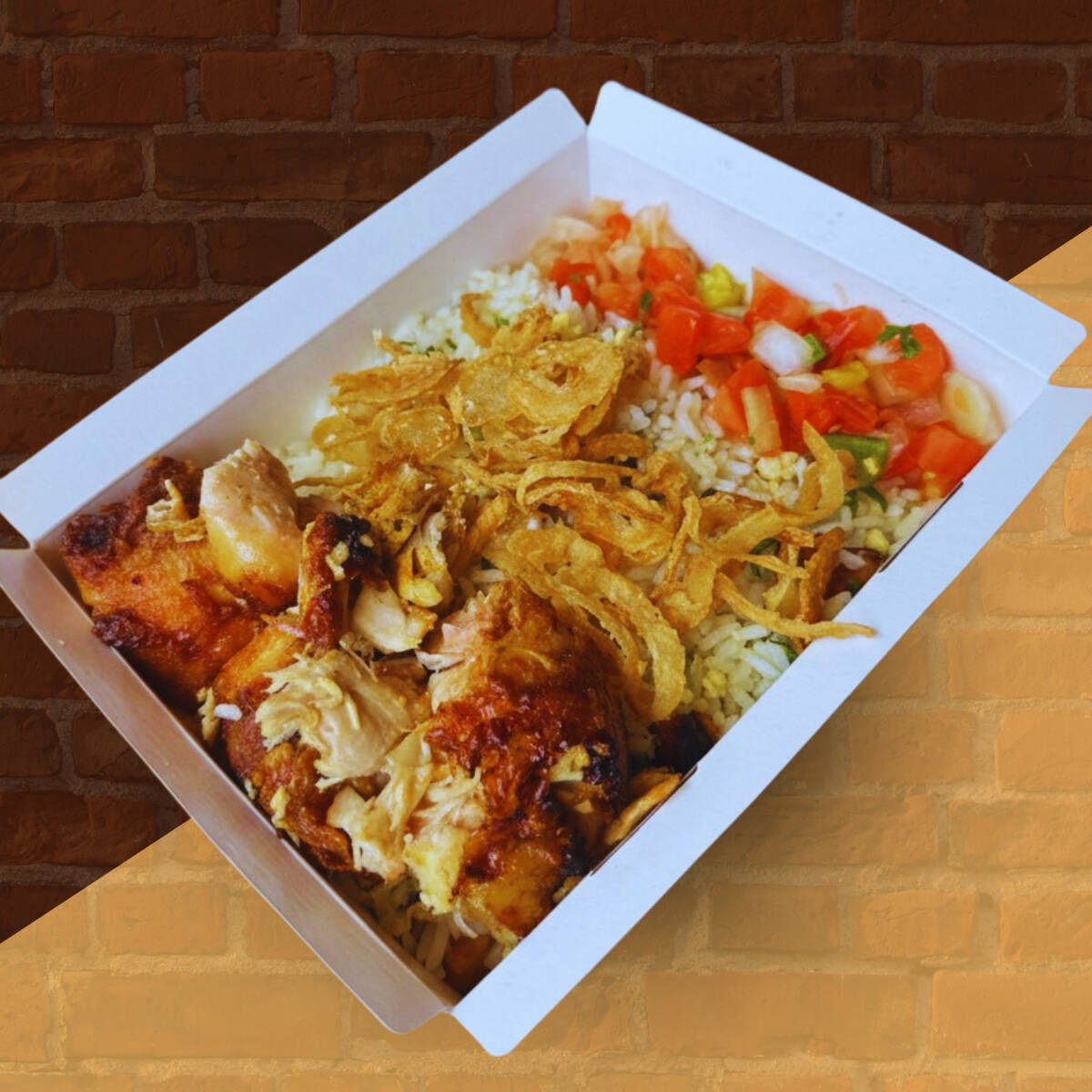 Frango desossado (150 g) assado na brasa, acompanhado de arroz biro-biro e vinagrete. *Não fazemos alterações*