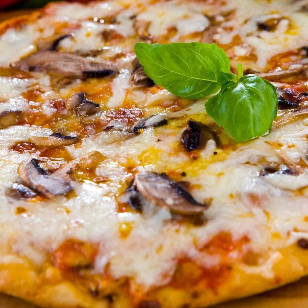 Pizza Pollo con Champiñones