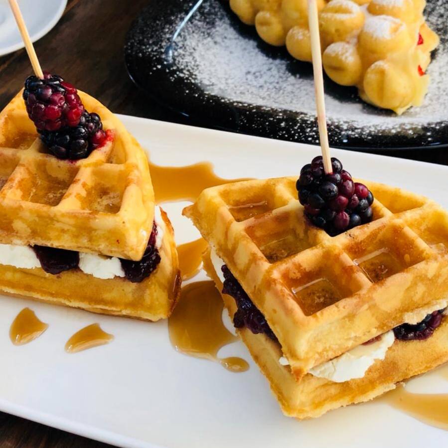 Waffle Blackberry & Philadelphia