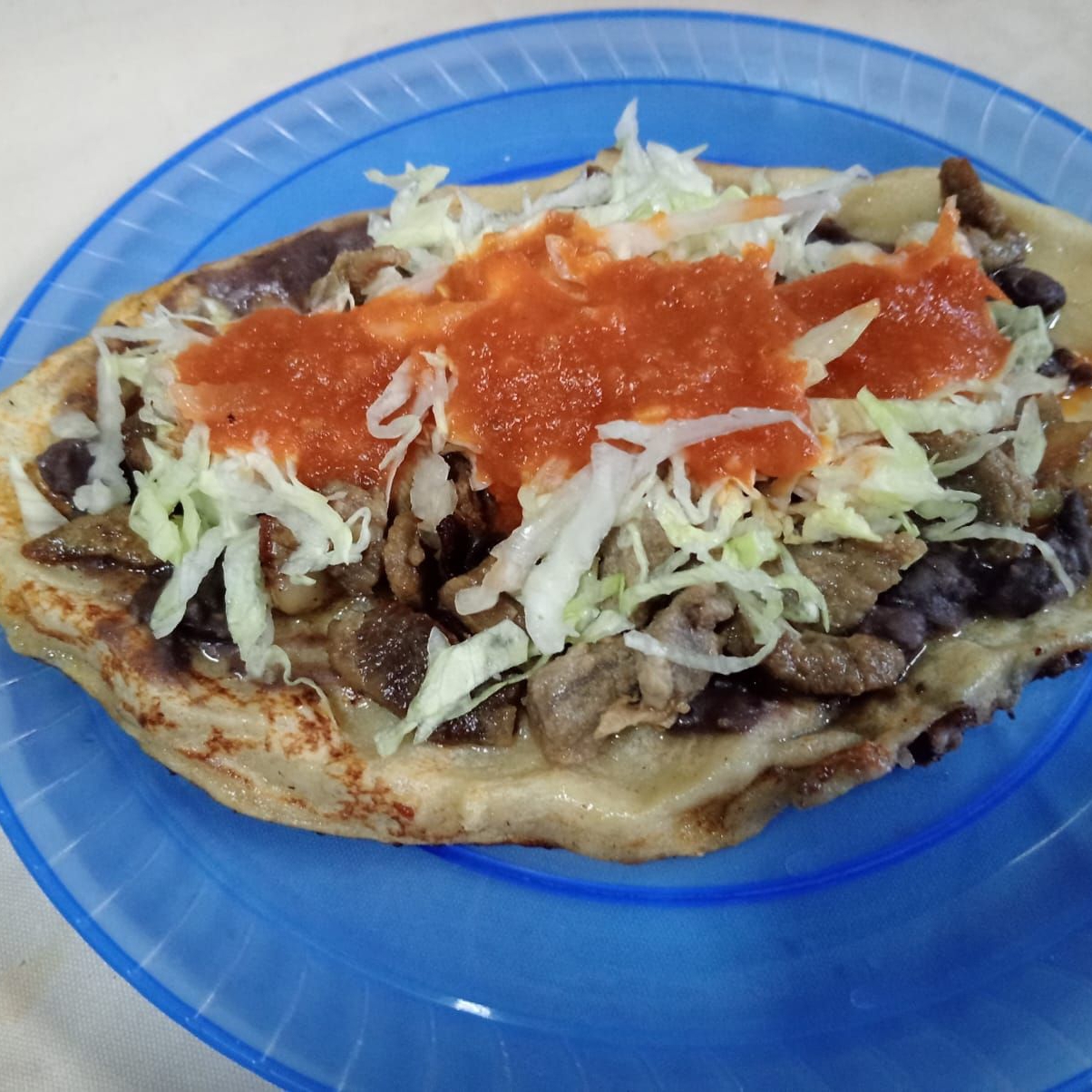 Huarache de carne asada