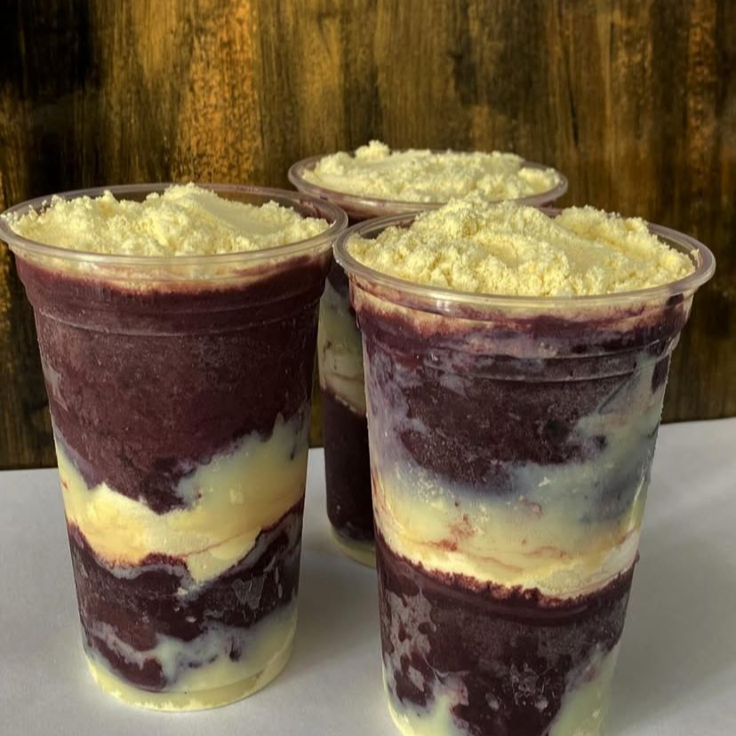 Açaí, leite ninho e leite condensado