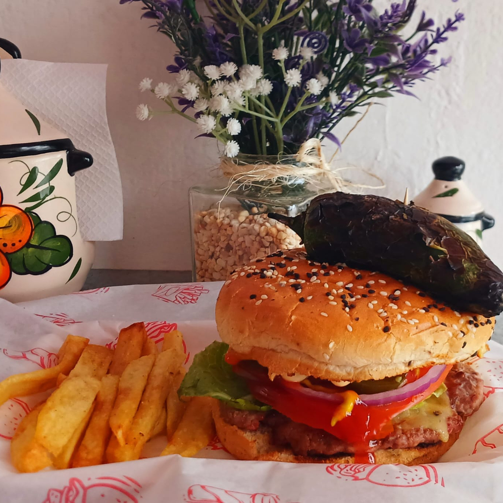 HAMBURGUESA CON TOCINO