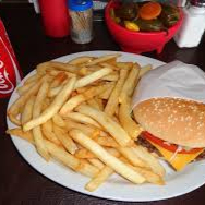 Combo de hamburguesa con papas y soda
