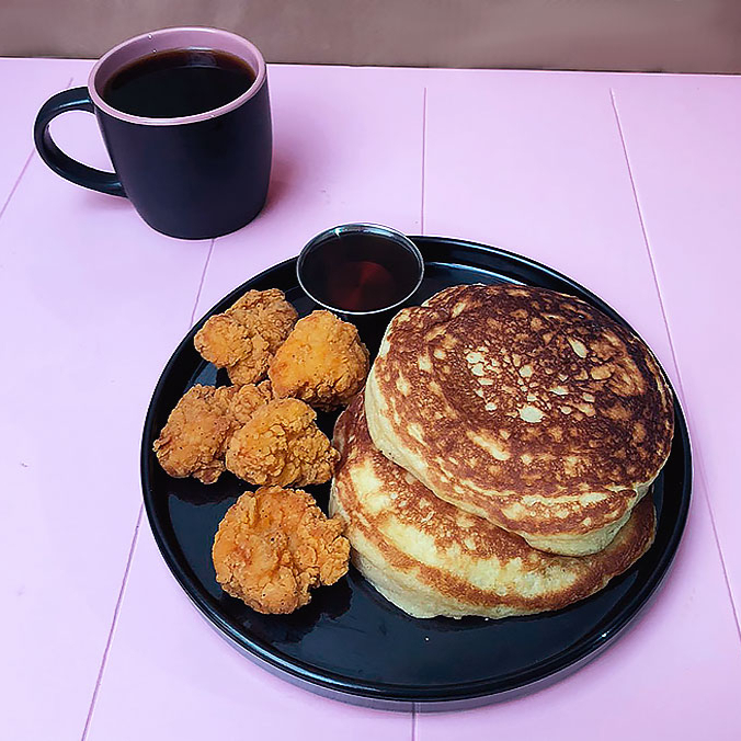 Hot Cakes Jumbo con Boneless