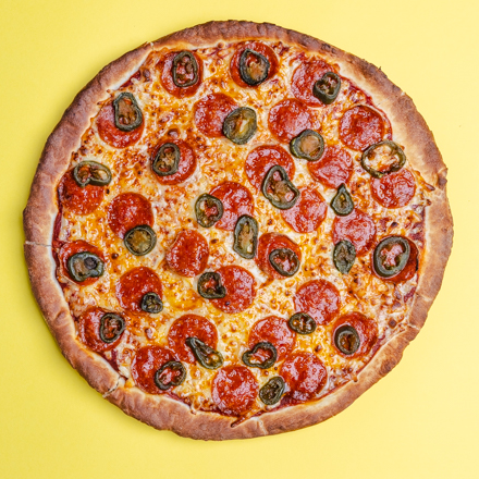 Pizza de Pepperoni y Jalapeño.