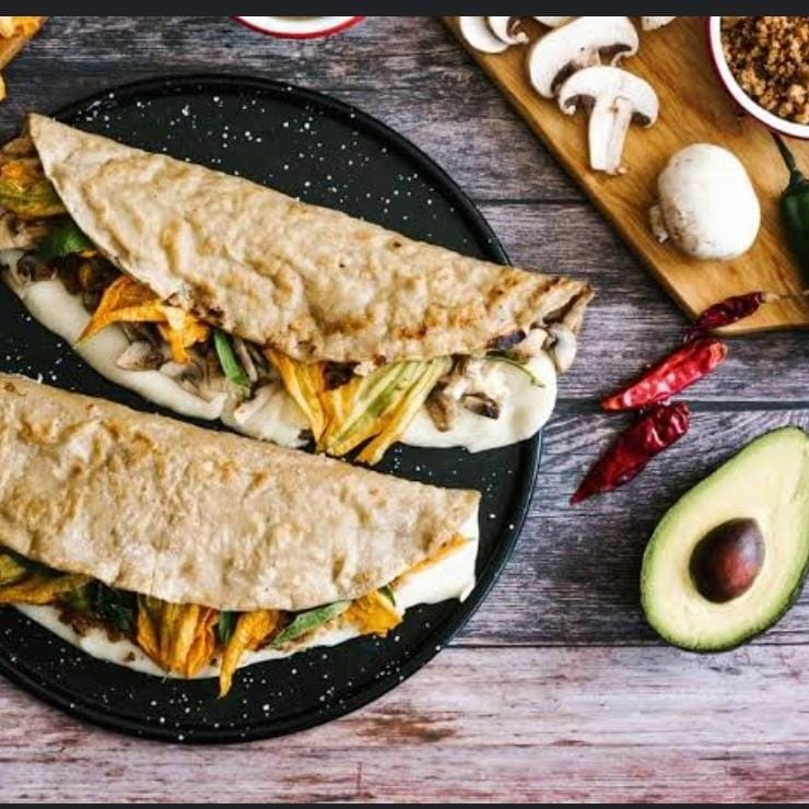 QUESADILLA CHULETA EN SALSA CHIPOTLE