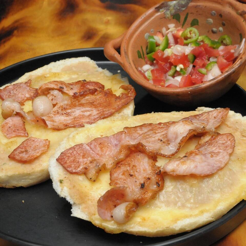 Combo Pareja * 2 Molletes Mexicanos + 2 Cafés