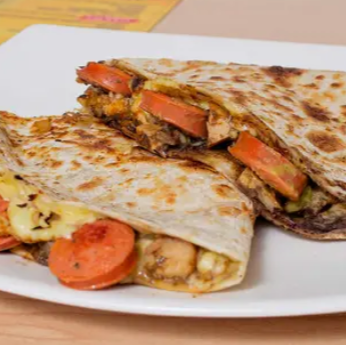 Gringa con Chorizo y Carne