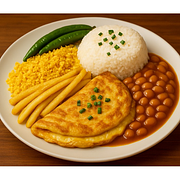 Arroz, feijão, fritas, farofa e omelete